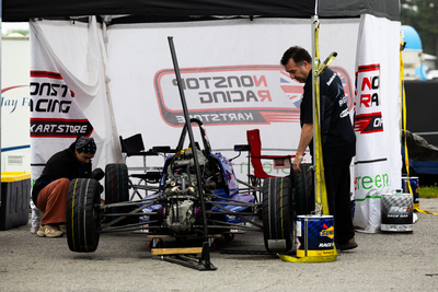 Formule 1600 en photos, 17-19 mai Victoria Day à Motorsport Park, ONT - Photo ID No.2401-240523061504