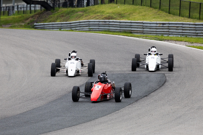 Formule 1600 en photos, 17-19 mai Victoria Day à Motorsport Park, ONT - Photo ID No.2401-240523062036