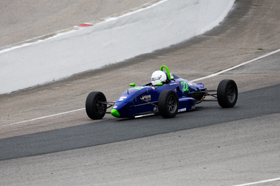 Formule 1600 en photos, 17-19 mai Victoria Day à Motorsport Park, ONT - Photo ID No.2401-240523062106