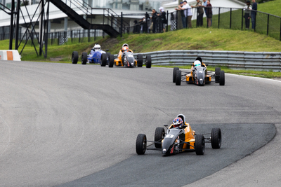 Formule 1600 en photos, 17-19 mai Victoria Day à Motorsport Park, ONT - Photo ID No.2401-240523062108