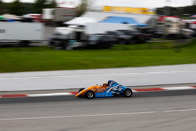 Formule 1600 en photos, 17-19 mai Victoria Day à Motorsport Park, ONT - Photo ID No.2401-240523062138