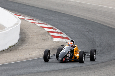 Formule 1600 en photos, 17-19 mai Victoria Day à Motorsport Park, ONT - Photo ID No.2401-240523062245