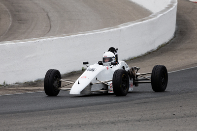 Formule 1600 en photos, 17-19 mai Victoria Day à Motorsport Park, ONT - Photo ID No.2401-240523062250