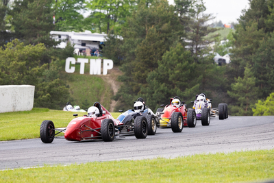 Formule 1600 en photos, 17-19 mai Victoria Day à Motorsport Park, ONT - Photo ID No.2401-240523062357