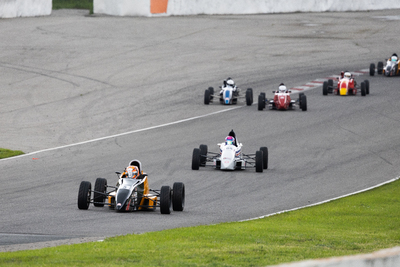 Formule 1600 en photos, 17-19 mai Victoria Day à Motorsport Park, ONT - Photo ID No.2401-240523062431