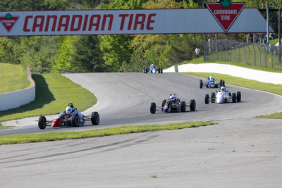 Formule 1600 en photos, 17-19 mai Victoria Day à Motorsport Park, ONT - Photo ID No.2401-240523062508