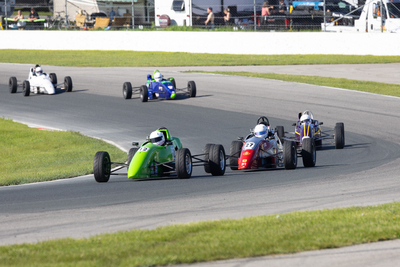 Formule 1600 en photos, 17-19 mai Victoria Day à Motorsport Park, ONT - Photo ID No.2401-240523062539