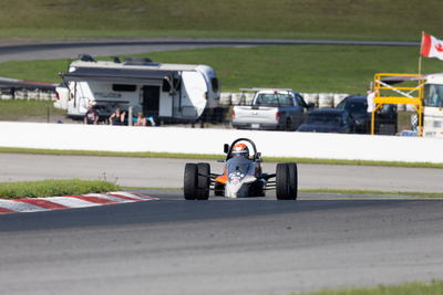 Formule 1600 en photos, 17-19 mai Victoria Day à Motorsport Park, ONT - Photo ID No.2401-240523062542