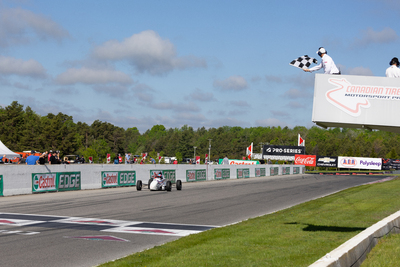 Formule 1600 en photos, 17-19 mai Victoria Day à Motorsport Park, ONT - Photo ID No.2401-240523062643