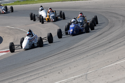 Formule 1600 en photos, 17-19 mai Victoria Day à Motorsport Park, ONT - Photo ID No.2401-240523062715