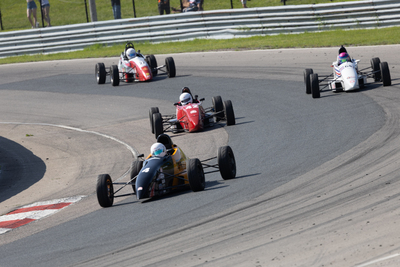 Formule 1600 en photos, 17-19 mai Victoria Day à Motorsport Park, ONT - Photo ID No.2401-240523062716