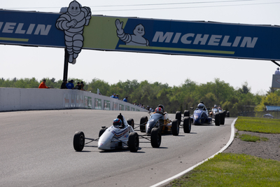 Formule 1600 en photos, 17-19 mai Victoria Day à Motorsport Park, ONT - Photo ID No.2401-240523062800