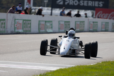 Formule 1600 en photos, 17-19 mai Victoria Day à Motorsport Park, ONT - Photo ID No.2401-240523062843