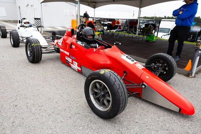 Formule 1600 en photos, 17-19 mai Victoria Day à Motorsport Park, ONT - Photo ID No.2401-240523062923