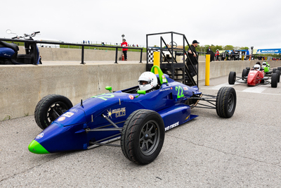 Formule 1600 en photos, 17-19 mai Victoria Day à Motorsport Park, ONT - Photo ID No.2401-240523062945