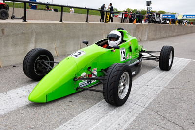 Formule 1600 en photos, 17-19 mai Victoria Day à Motorsport Park, ONT - Photo ID No.2401-240523062947